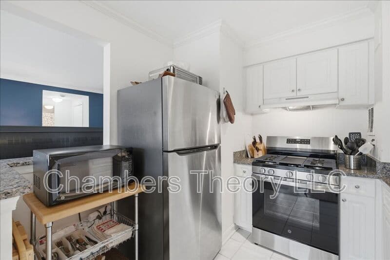 Alexandria Condo: 8 S Van Dorn St