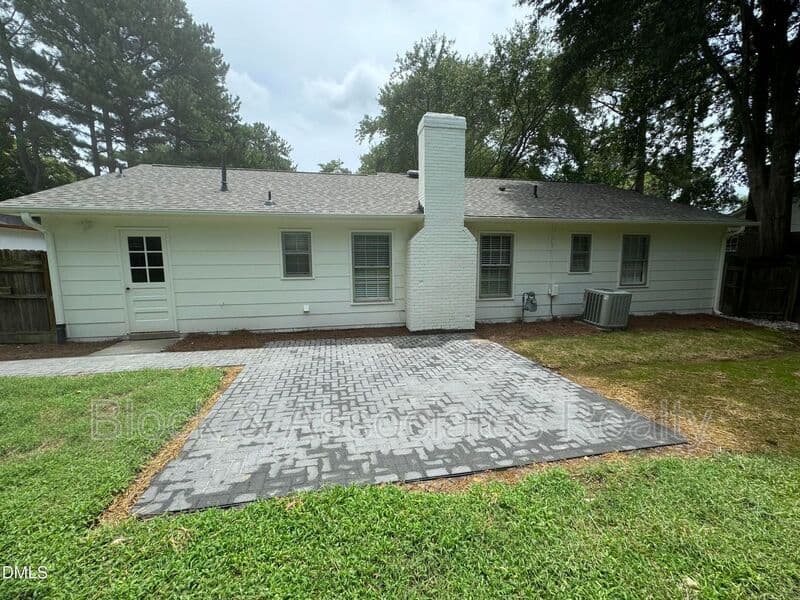 Raleigh House: 3516 Peach Haven Court