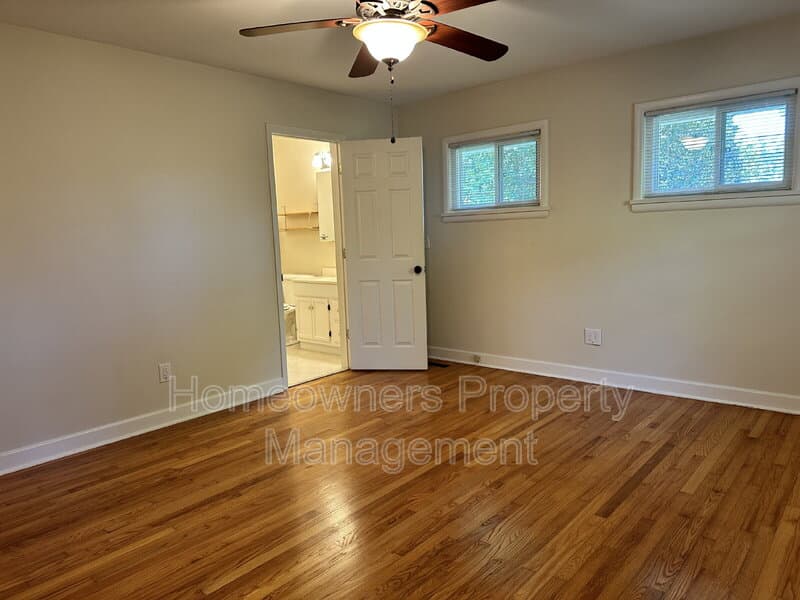 Fayetteville House: 314 Westview Drive