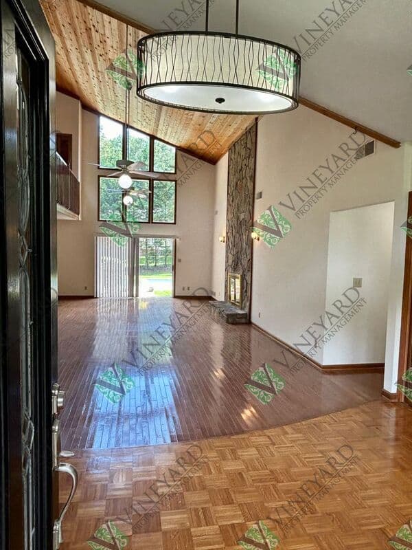 Sandy Springs House: 115 Nesbit Ferry Place