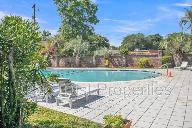 Charleston Condo: 874 S. Colony Dr 15B