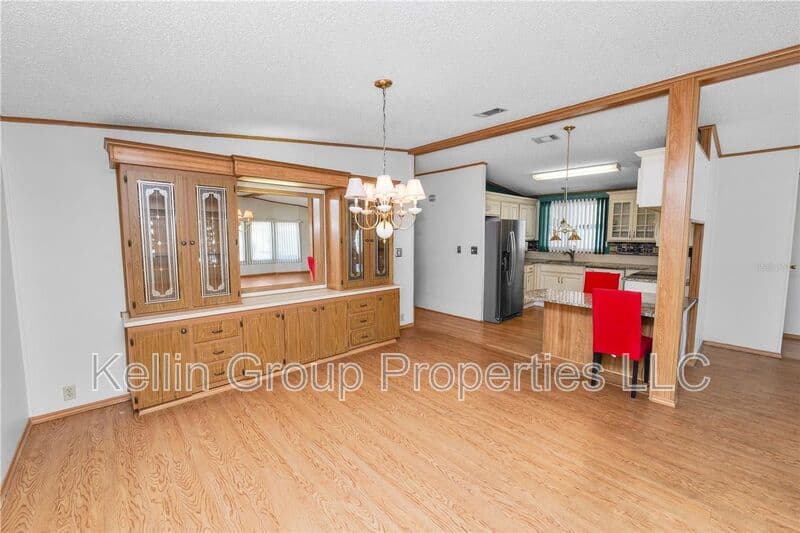 Lakeland House: 1706 Fox Hill Dr