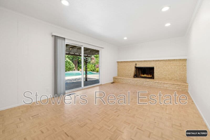 Danville House: 132 Glen Ct