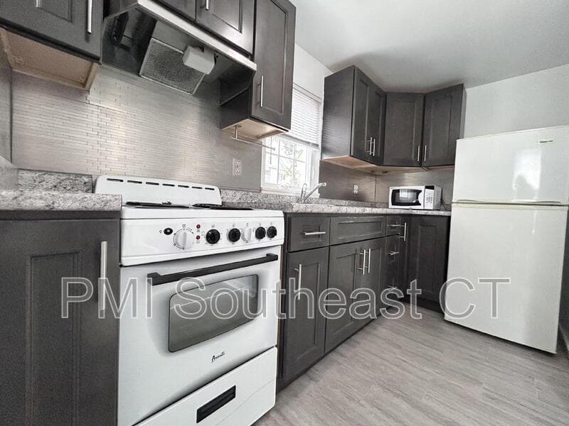 New London Condo: 39 Shaw St