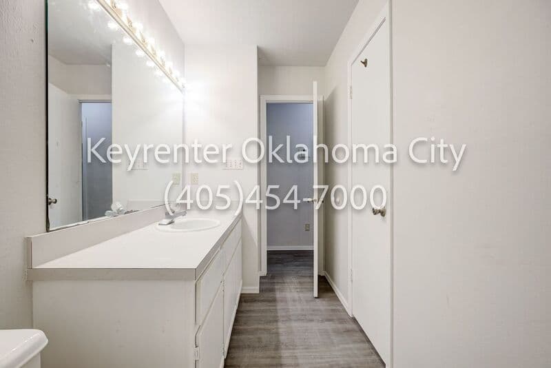 Norman Condo: 102 Harvard Rd