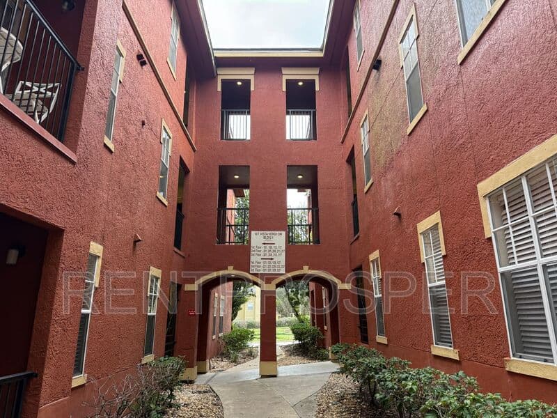 Lake Mary Condo: 107 Vista Verdi Cir