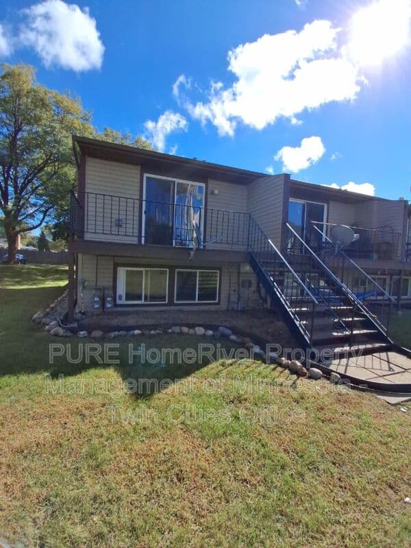 Rosemount Townhome: 3378 Upper 149th St W