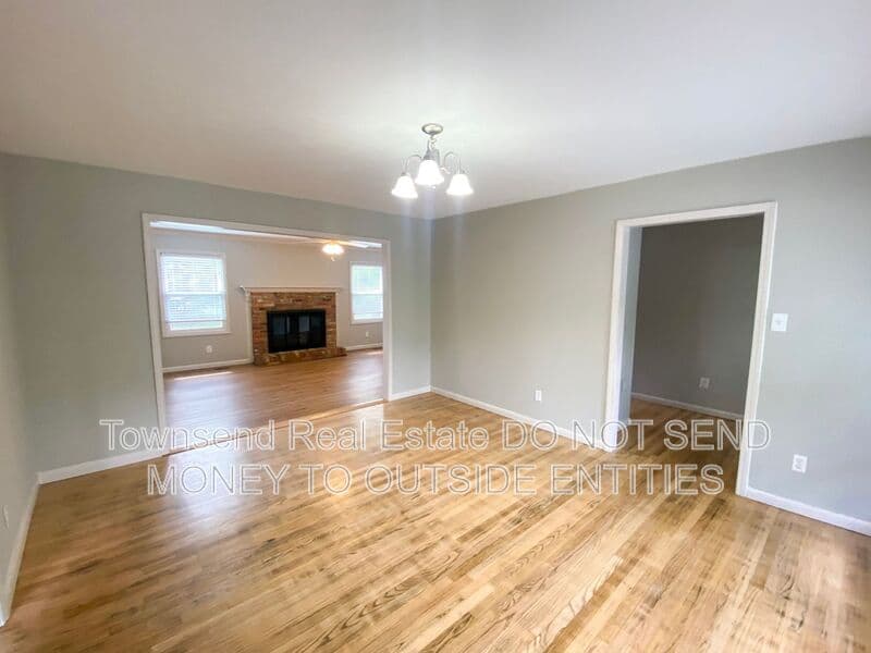 Fayetteville House: 212 Haverhill Drive