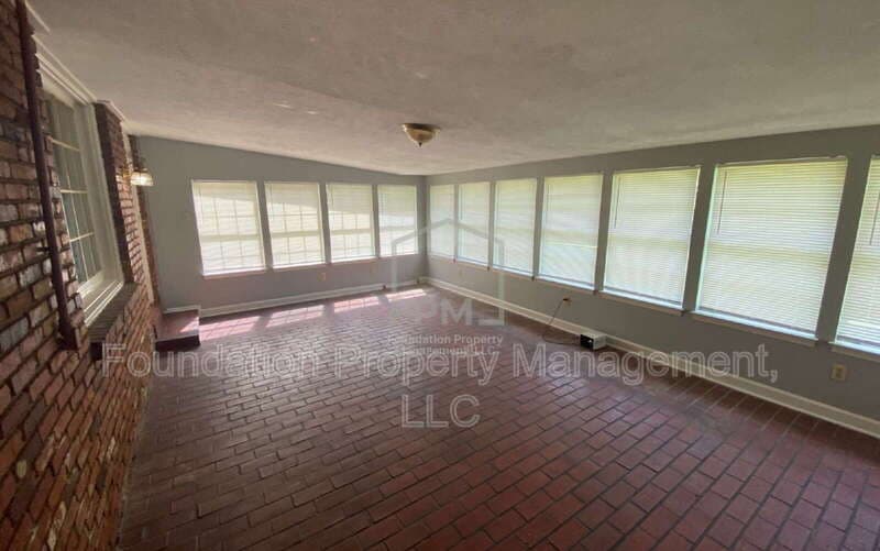 Memphis House: 3083 Dothan Street