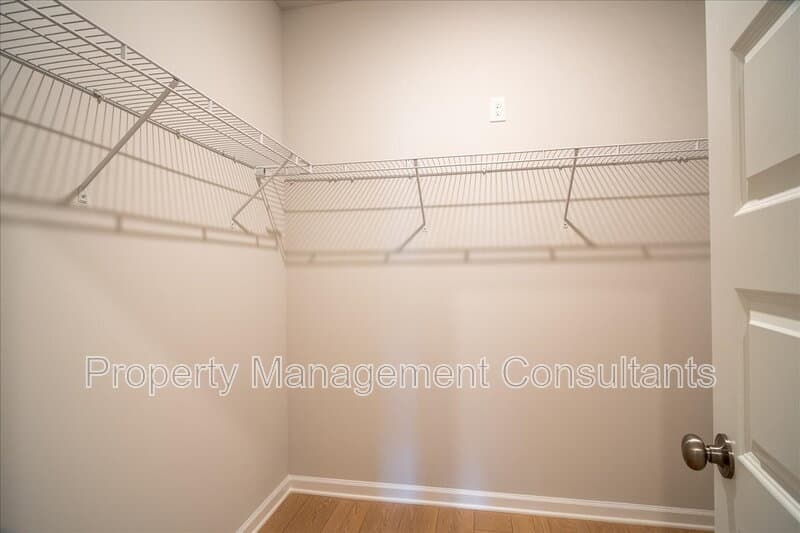 Athens House: 22845 Dashwood Lane