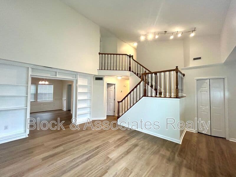 Wake Forest House: 232 Haywicke Place