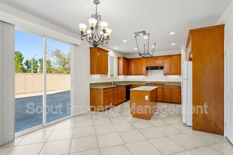 Menifee House: 29128 Rockledge Drive