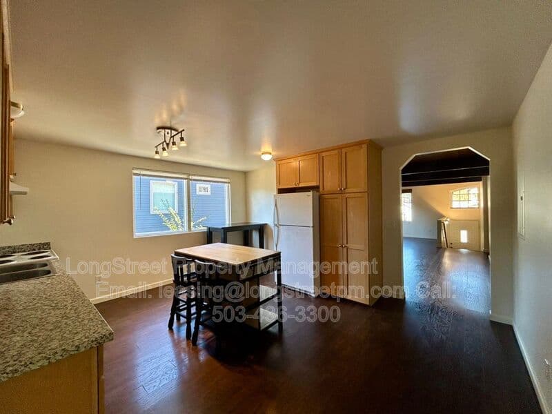 Portland Condo: 4848 SE Bybee Blvd