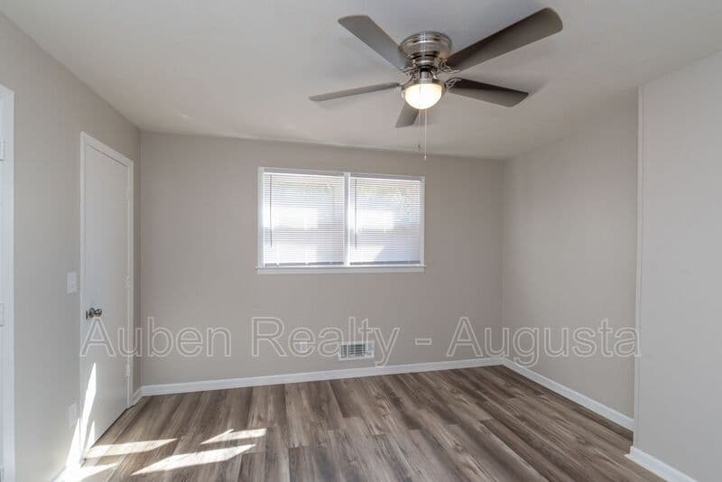 Augusta House: 1602 Johns Road
