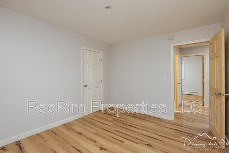 Anchorage House: 1807 W 36th Avenue #4