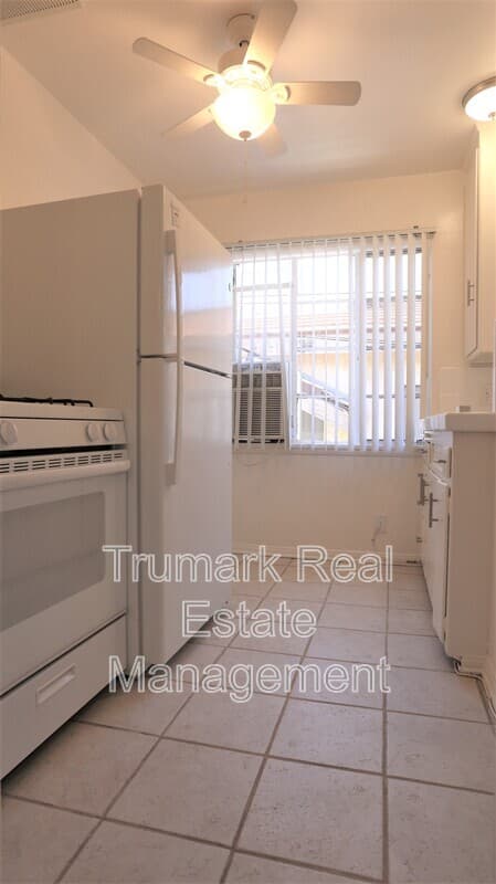 Glendale Condo: 623 W Stocker St