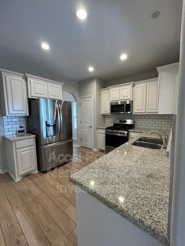 McAllen House: 8410 N 33rd Lane