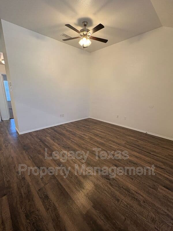 Cleburne House: 641 C WOODARD
