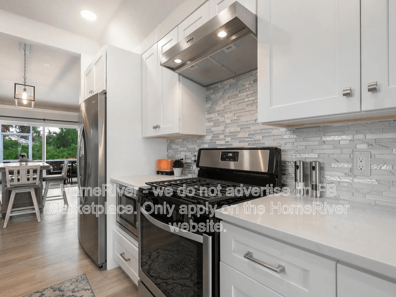 Sarasota Condo: 4422 Winston Ln S