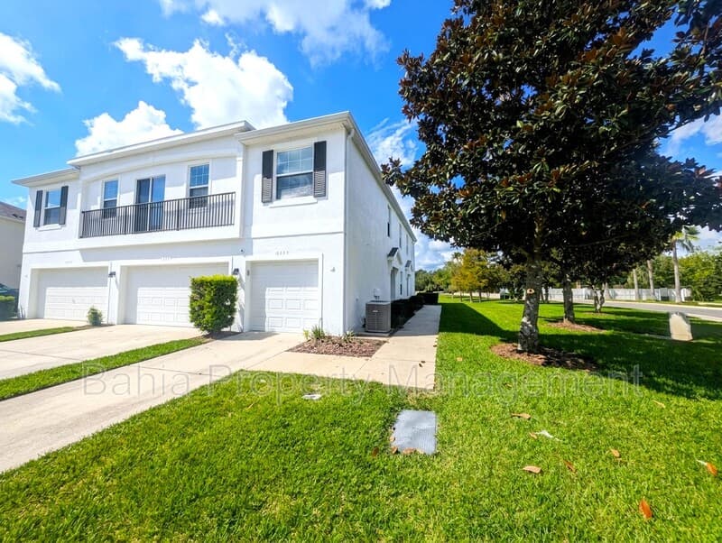 Plant City Townhome: 803 Ashentree Dr