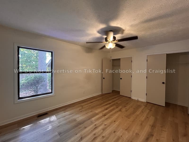 Fayetteville House: 137 Villa Drive