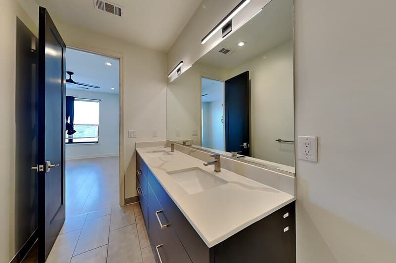 Dallas Townhome: 2000 Park Ave