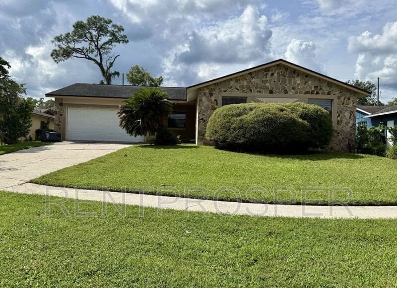 Altamonte Springs House: 914 Little Bend Road