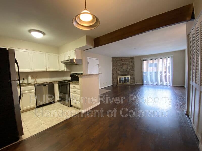 Lakewood Condo: 429 Wright St