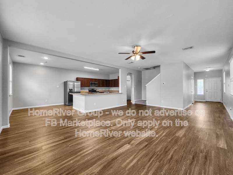 Houston House: 10311 Urban Oak Trl