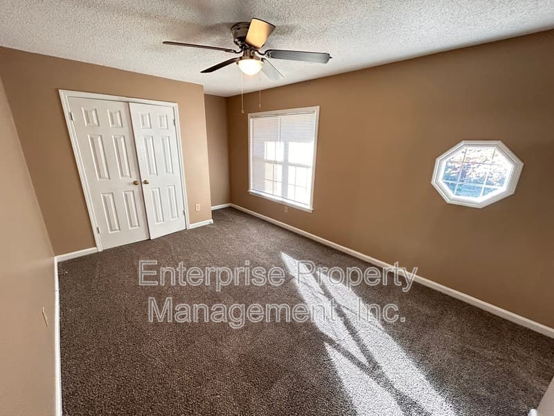 Cordova House: 7828 Bland Lane