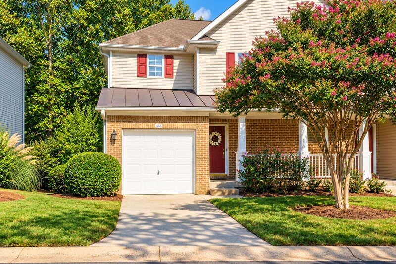 Woodstock Townhome: 437 Red Coat Ln