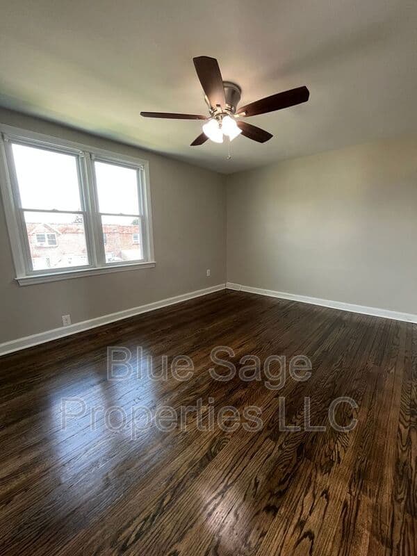 Crum Lynne Townhome: 1220 Lawrence Ave