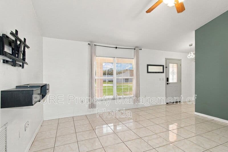 Ocala House: 645 NW 65th St