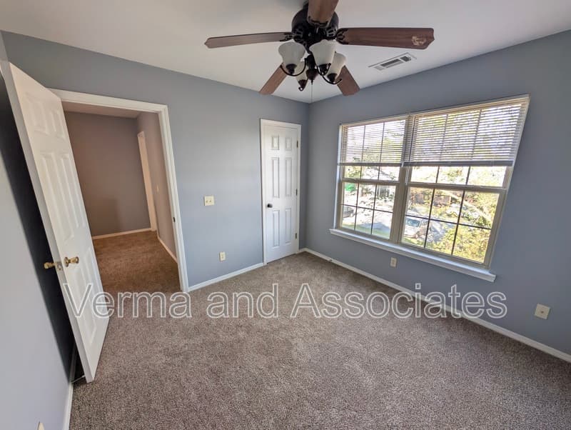 Centerton Townhome: 192 Fair St