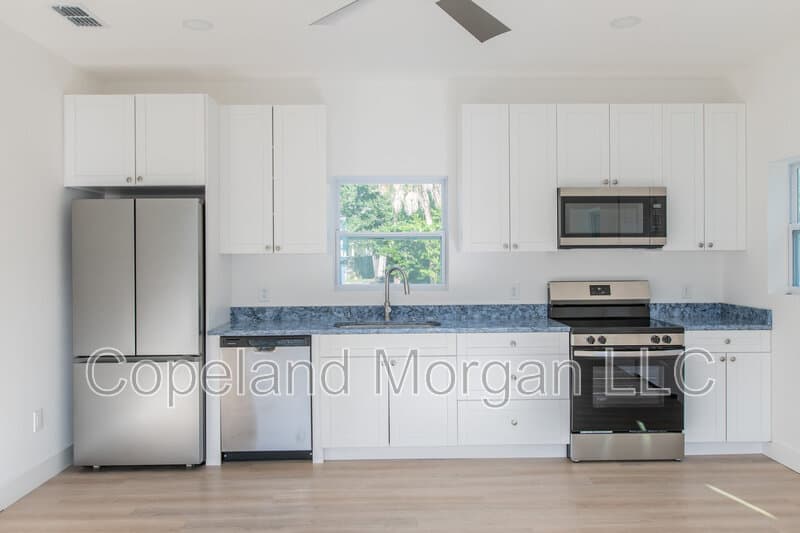 St. Petersburg Condo: 3720 Iris Street North