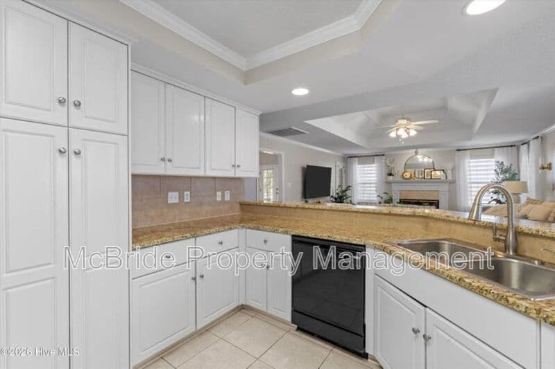 Evans House: 5105 Windmill Place