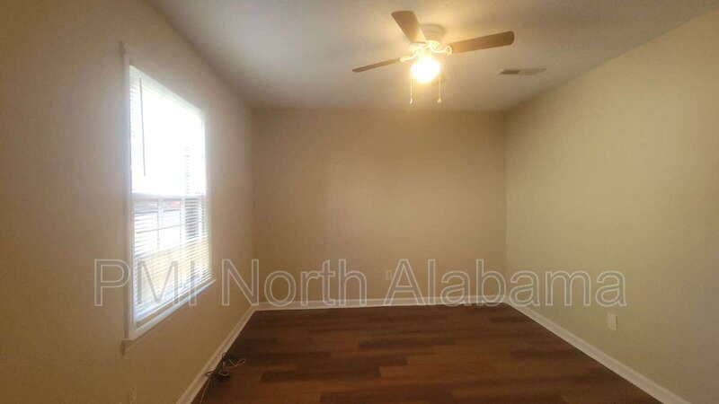 Huntsville House: 1021 Sandy Springs Rd NW
