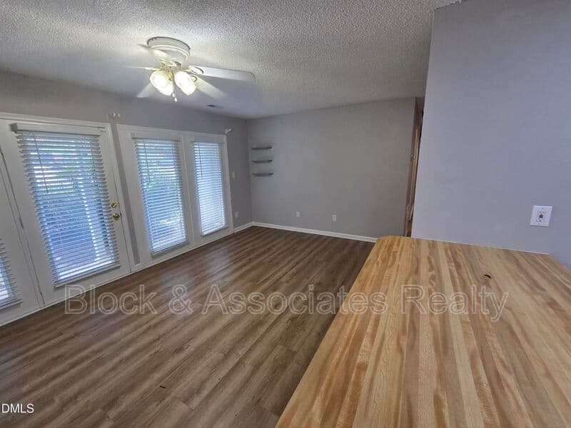 Raleigh Condo: 2011 Quaker Lndg