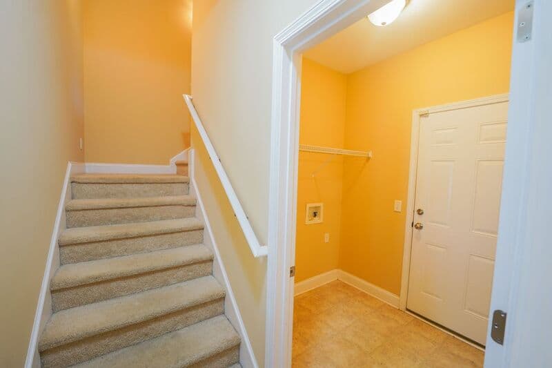 Richmond Hill House: 252 Cottonham Ct