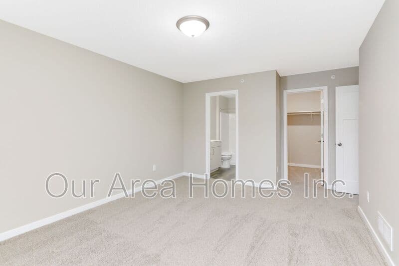 Otsego House: 6138 Manchester Ave NE