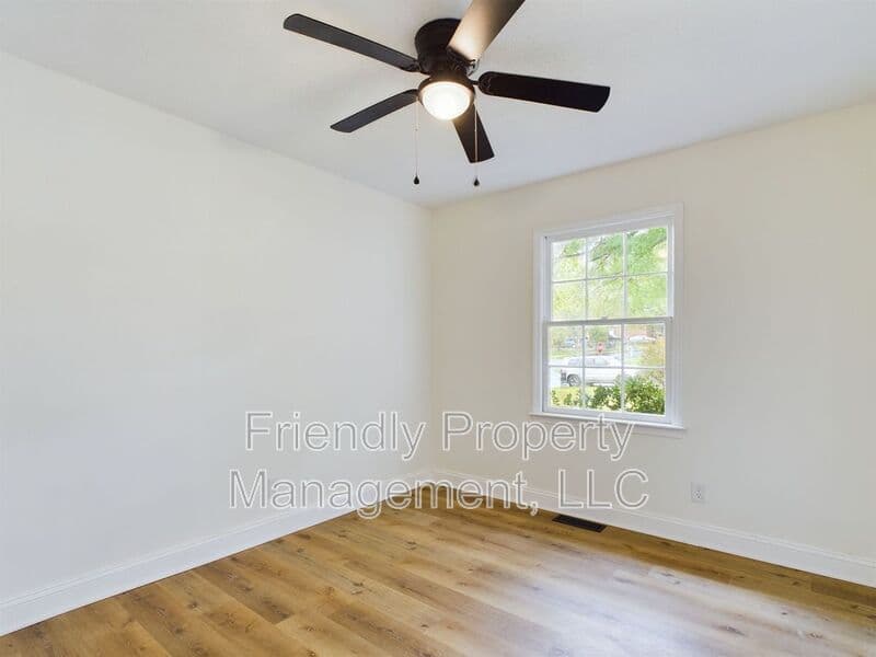 Winston Salem House: 4136 Kingsland Circle
