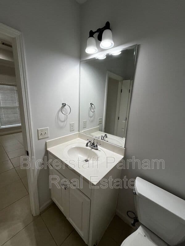 Columbus House: 7013 Imperial Way