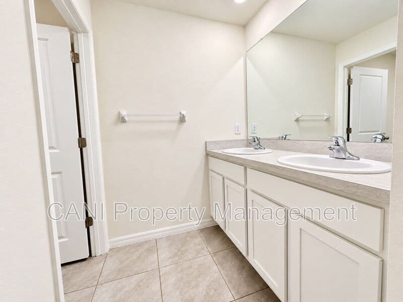 Wimauma House: 16535 Windmill Forge Pass