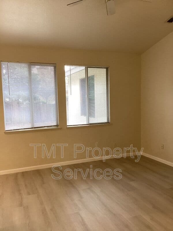 Elk Grove House: 10012 Mosaic Way