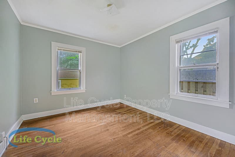 Grand Rapids House: 148 Diamond NE