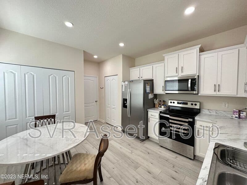 Jacksonville House: 257 ARALIA LN