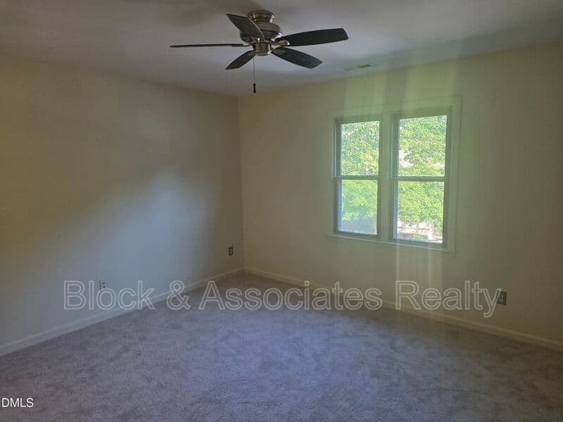 Raleigh House: 6550 Thetford Ct