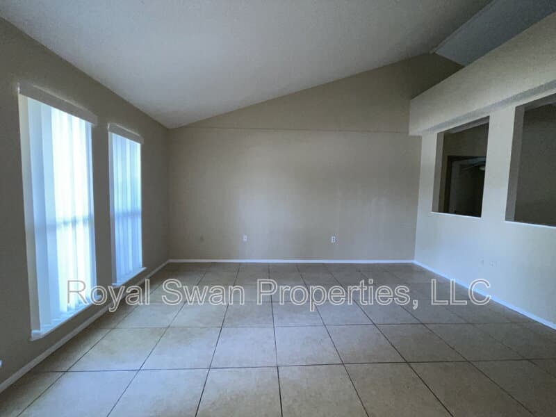 Lakeland House: 3812 Dovehollow Drive