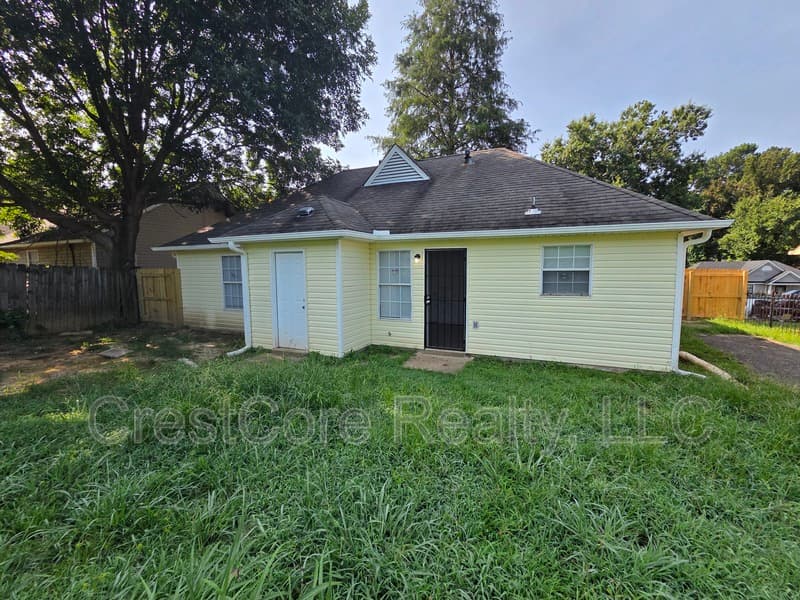 Memphis House: 2518 Derbyshire Ave