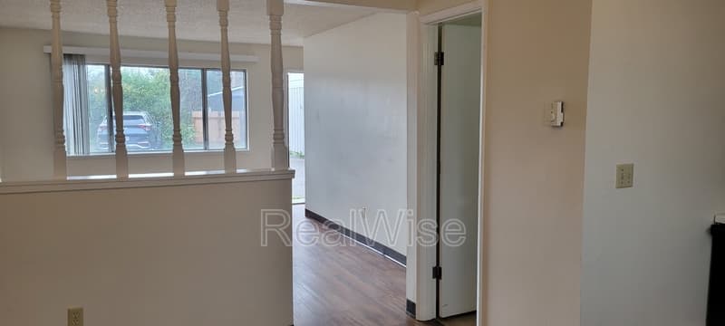 Grants Pass Townhome: 1112 SW 5th St